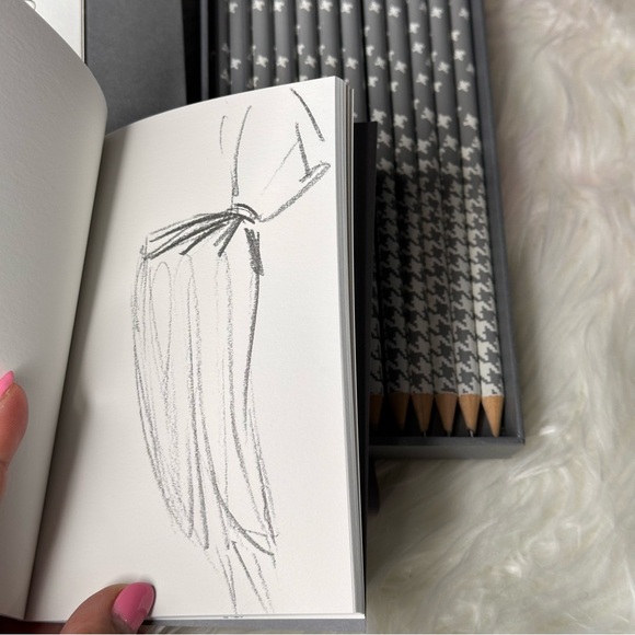Christian Dior Sketch Pad and Pencils Bundle with Box - Picture 10 of 15